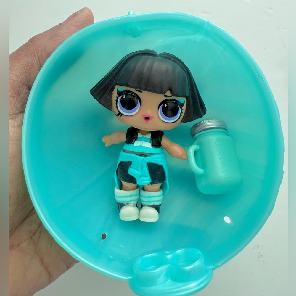 L.O.L. Surprise Doll in Globe